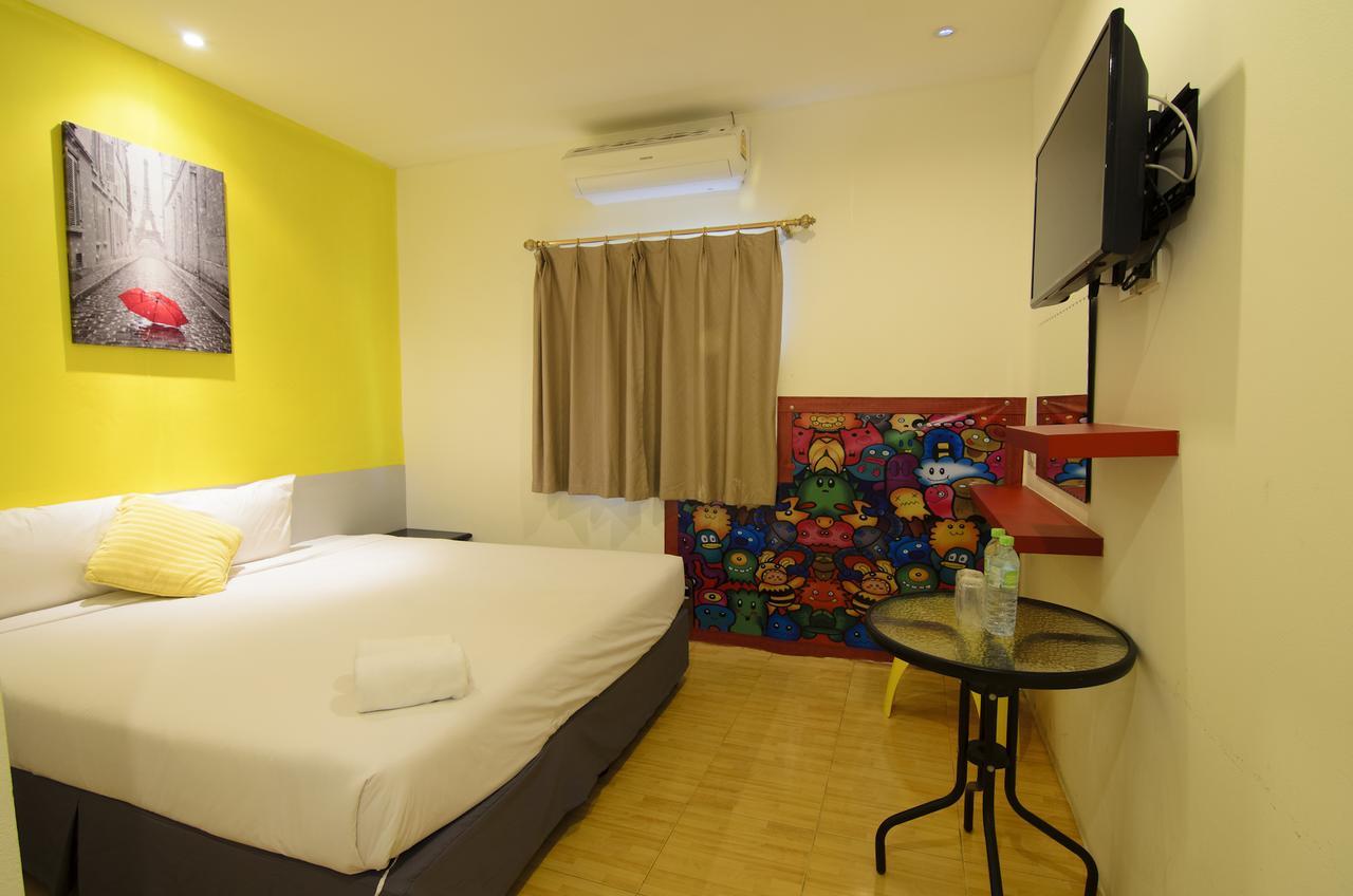 Room Hostel Thalang Exteriör bild